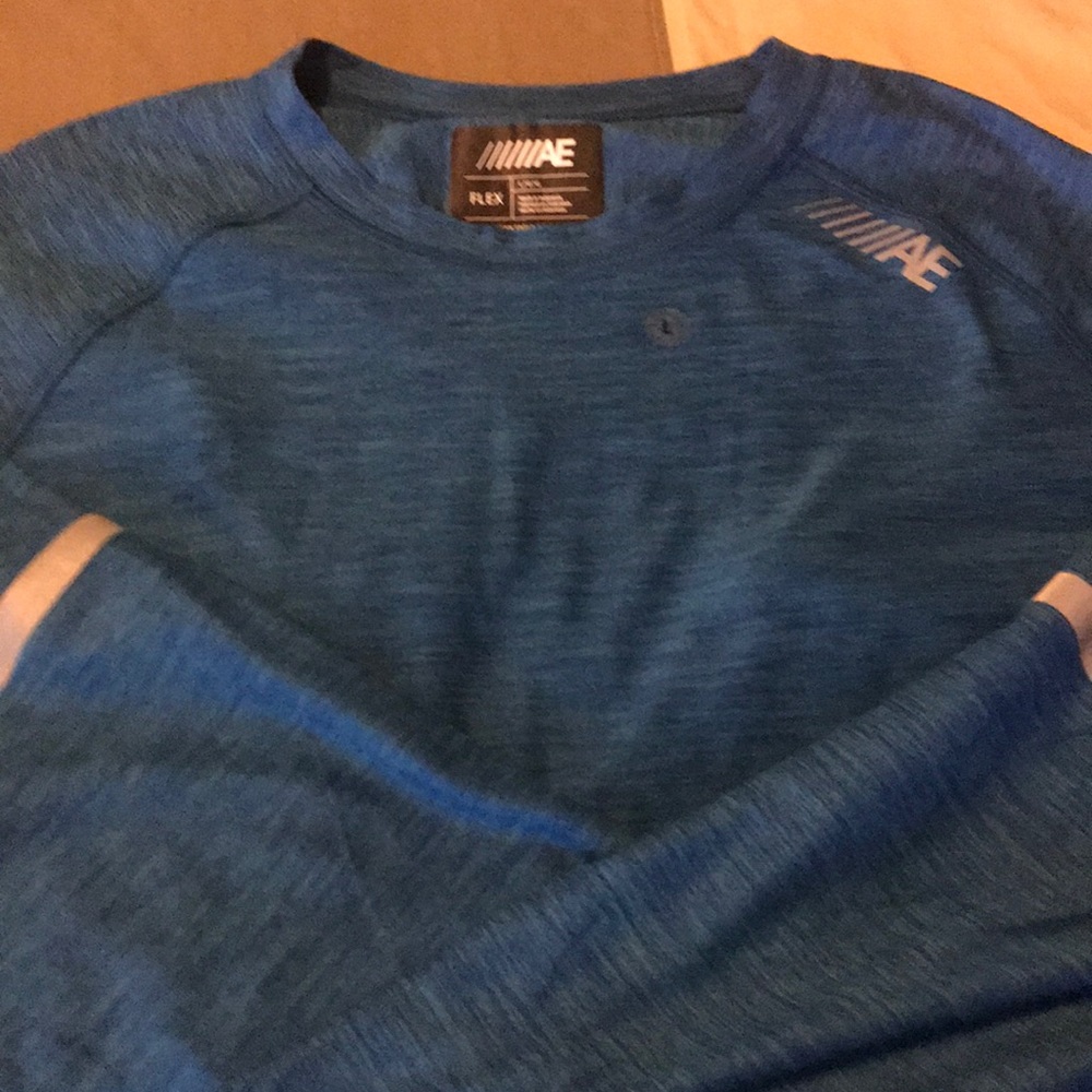 Men’s American Eagle shirt